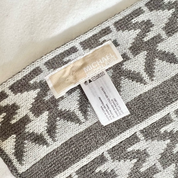 Silver and grey Michael Kors Scarf - Picture 3 of 3